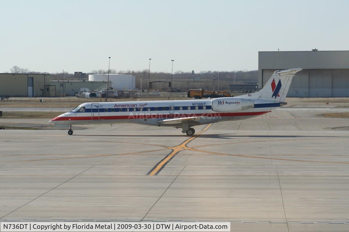 N736DT, 2001 Embraer ERJ-135LR (EMB-135LR) C/N 145388, American Eagle E135