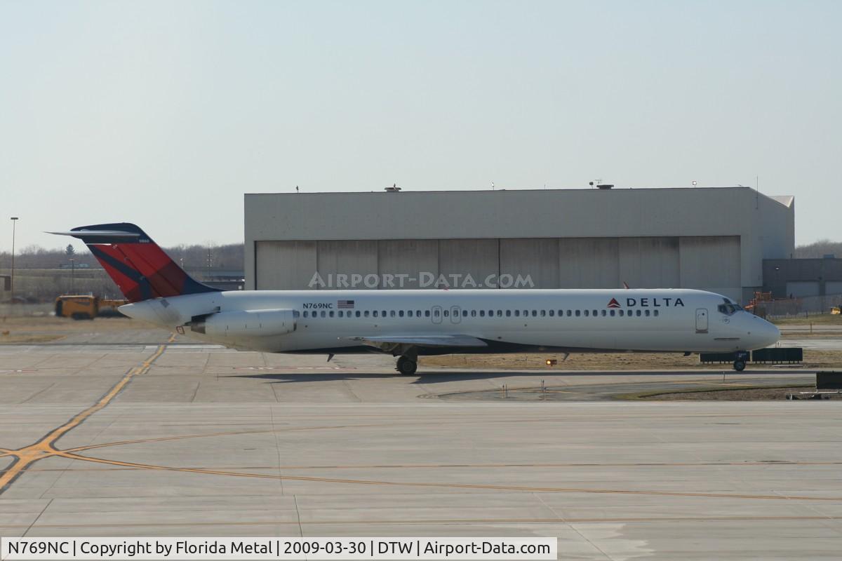 N769NC, 1978 McDonnell Douglas DC-9-51 C/N 47757, Northwest DC-9-50 in Delta colors