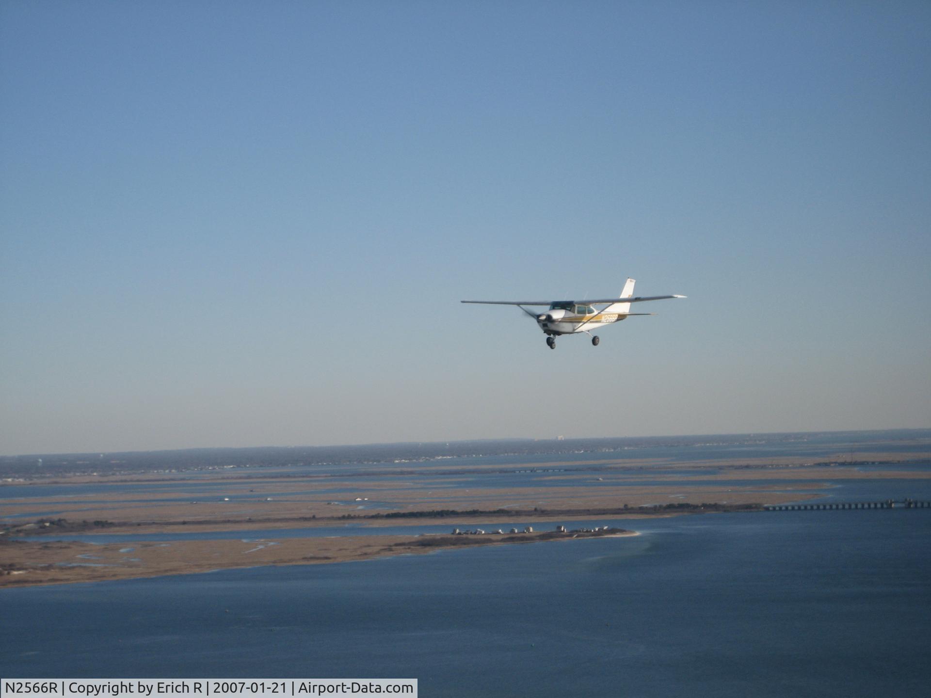 N2566R, 1967 Cessna 182K Skylane C/N 18258266, in flight