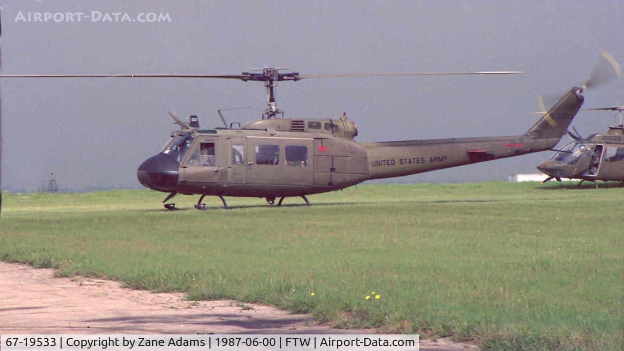 67-19533, 1967 Bell UH-1H Iroquois C/N 10139, U.S Army UH-1 at Meacham Field