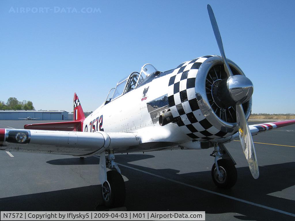 N7572, 1941 North American AT-6D Texan C/N 41-34018, N7572 NAA AT-6D