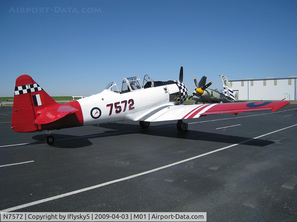 N7572, 1941 North American AT-6D Texan C/N 41-34018, N7572 NAA AT-6D