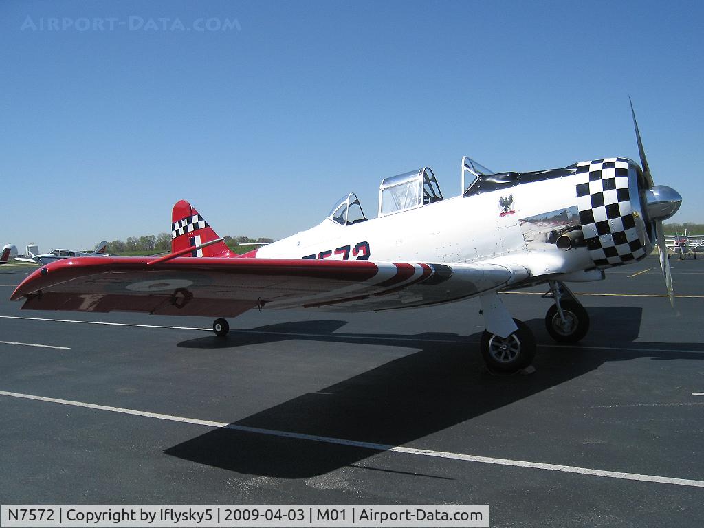 N7572, 1941 North American AT-6D Texan C/N 41-34018, N7572 NAA AT-6D