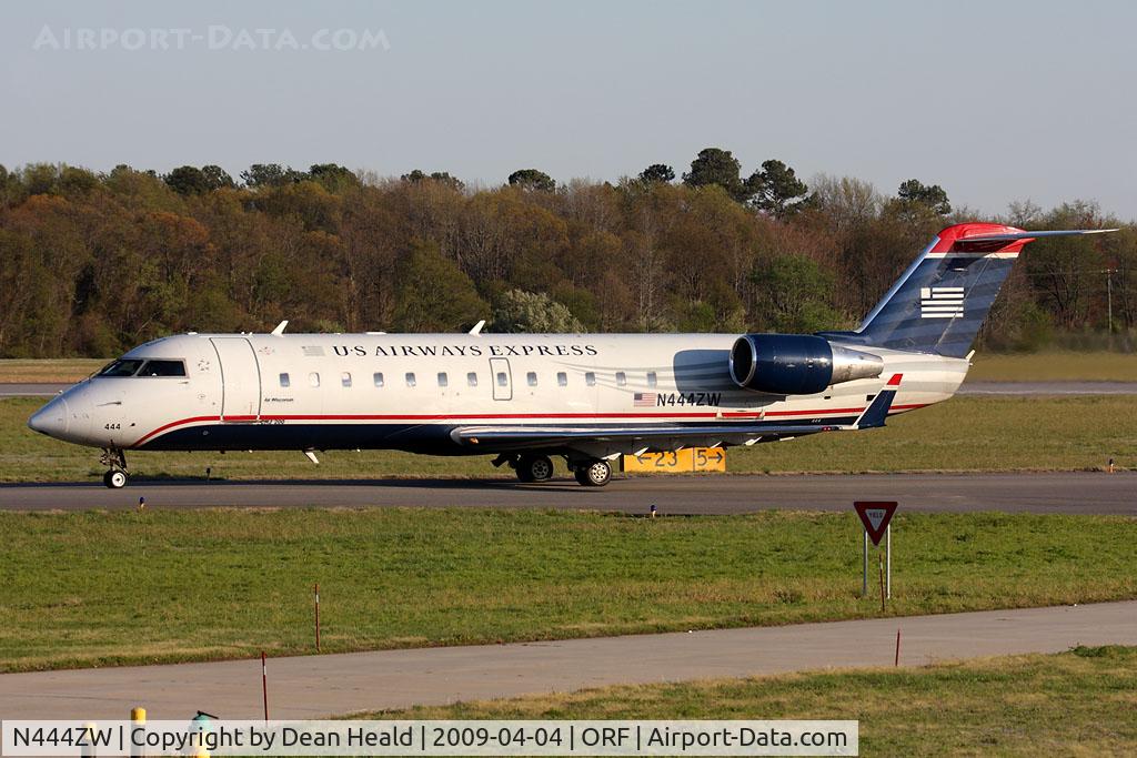 N444ZW, 2003 Canadair CRJ-200LR (CL-600-2B19) C/N 7788, US Airways Express (Air Wisconsin) N444ZW (FLT AWI4042) taxiing to RWY 23 for departure to Philadelphia Int'l (KPHL).