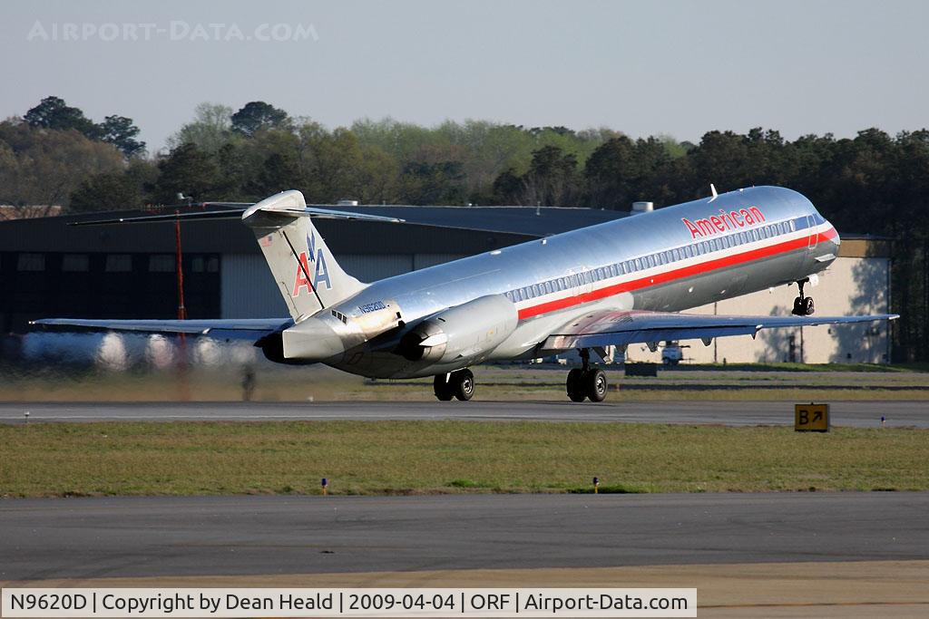 N9620D, 1997 McDonnell Douglas MD-83 (DC-9-83) C/N 53591, American Airlines N9620D (FLT AAL1051) departing RWY 23 enroute to Dallas/Fort Worth Int'l (KDFW).