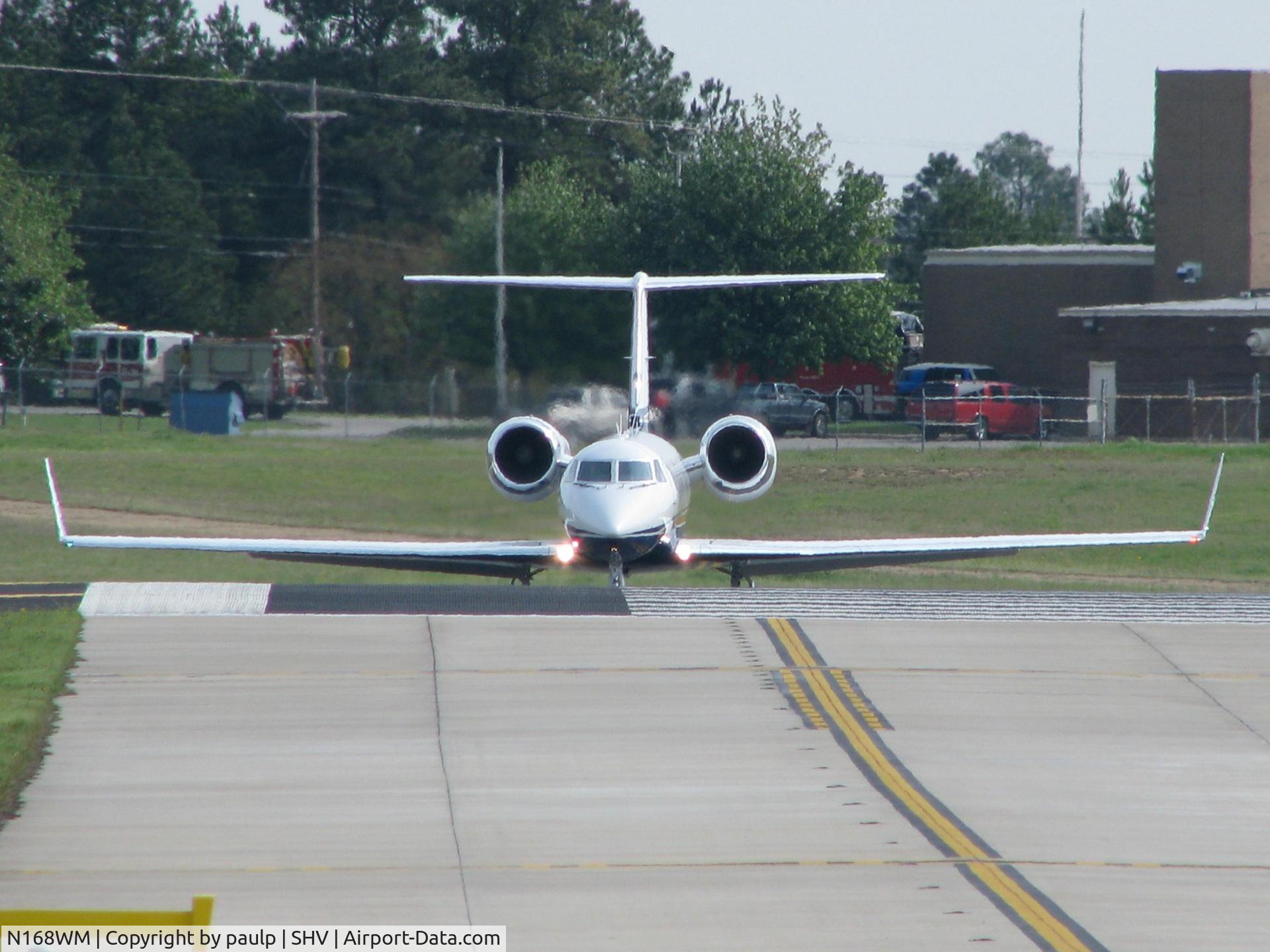 N168WM, 1986 Gulfstream Aerospace G-IV C/N 1002, Holding short of 14 waiting on landing traffic at Shreveport Regional.