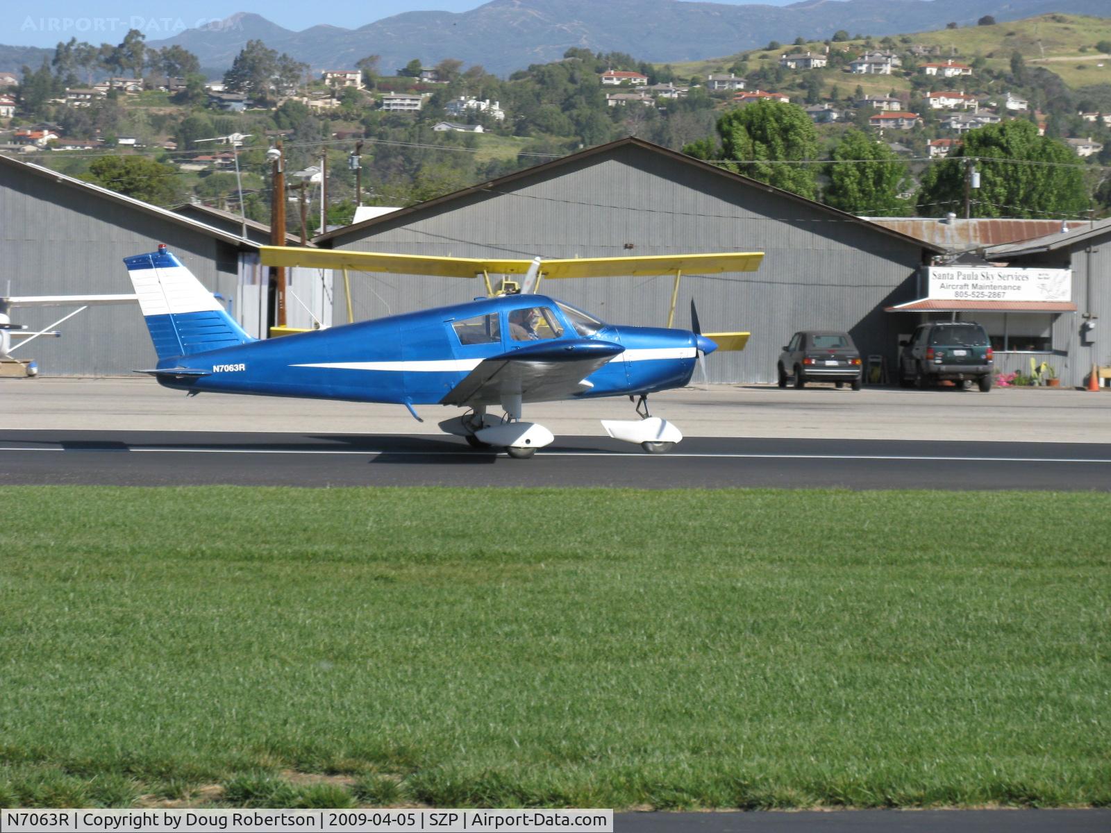 N7063R, 1966 Piper PA-28-140 C/N 28-21763, 1966 Piper PA-28-140 CHEROKEE, Lycoming O-320-E2A 150 Hp, landing roll Rwy 04