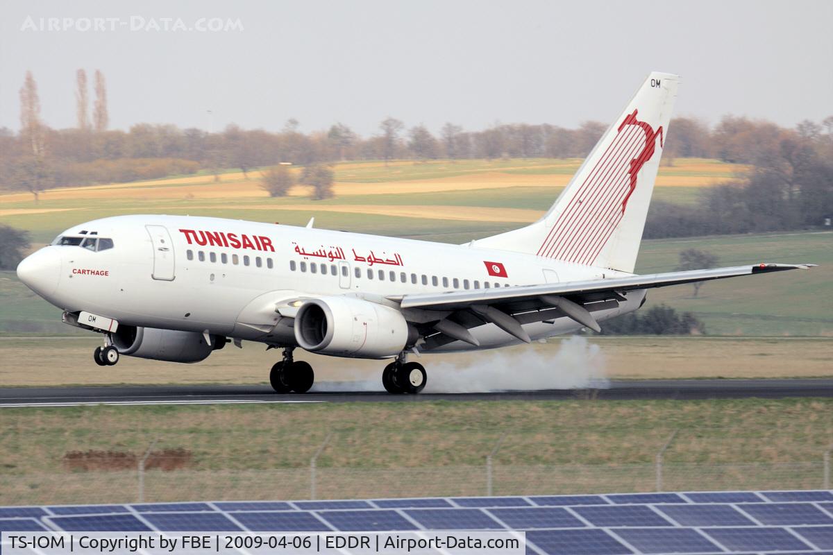TS-IOM, 1999 Boeing 737-6H3 C/N 29498, touchdown RW27