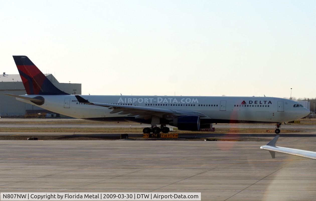 N807NW, 2004 Airbus A330-323 C/N 0588, Northwest A330 in Delta colors