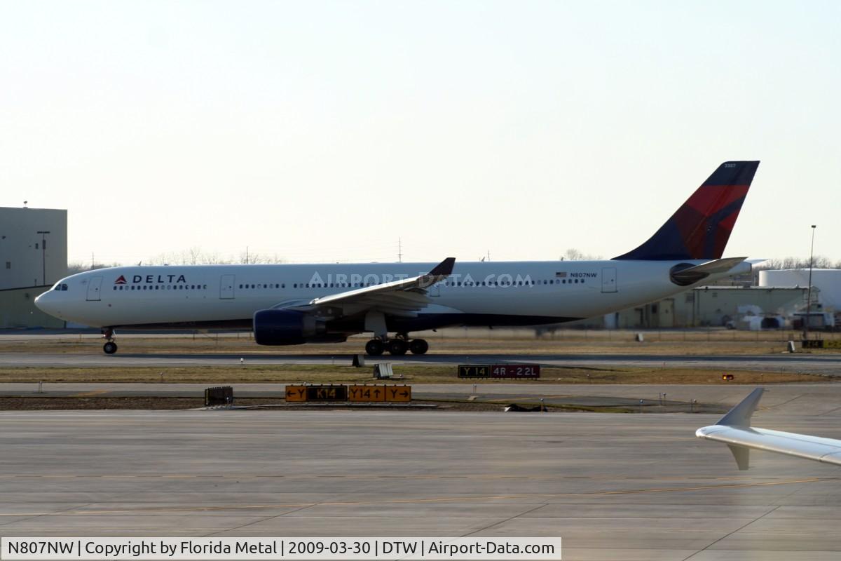 N807NW, 2004 Airbus A330-323 C/N 0588, Northwest A330 in Delta colors