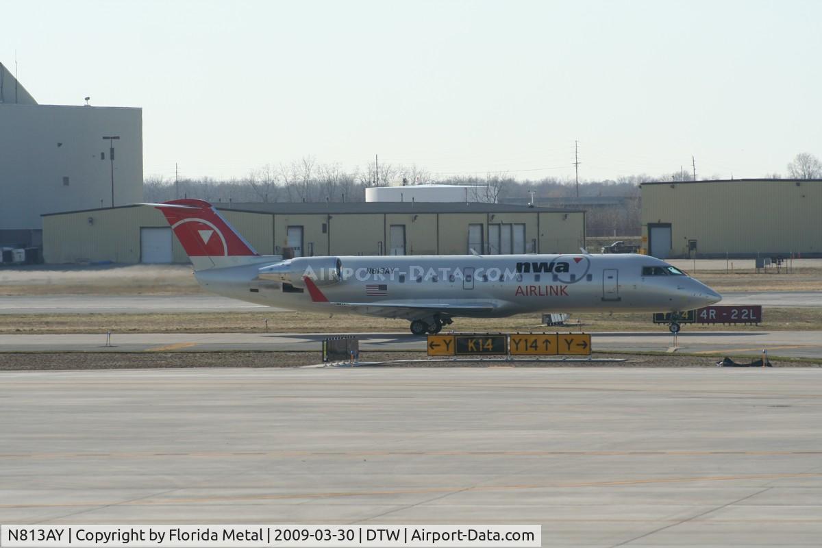 N813AY, 2005 Bombardier CRJ-200LR (CL-600-2B19) C/N 8013, Pinnacle CRJ-200