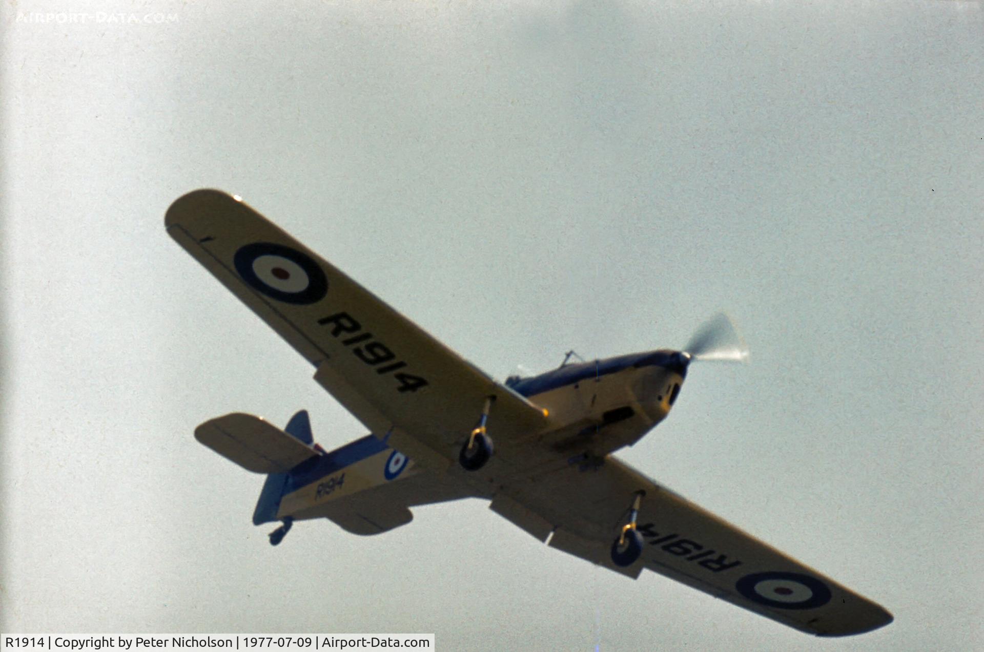 R1914, 1940 Miles M14A Hawk Trainer 3 C/N 1900, Magister R1914 flying at the 1977 Strathallan Open Day.
