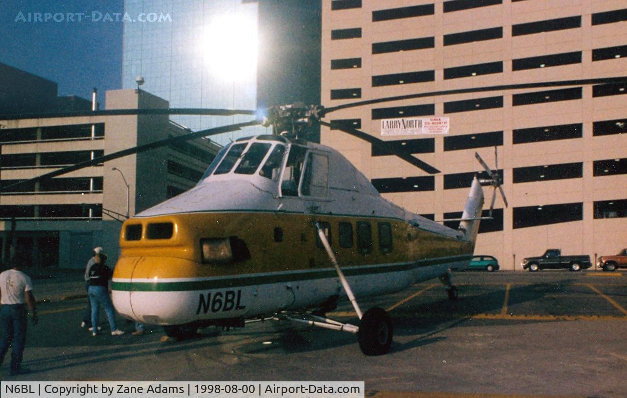 N6BL, 1962 Sikorsky S-58ET C/N 58-1567, In Downtown Fort Worth for a high rise lift project.