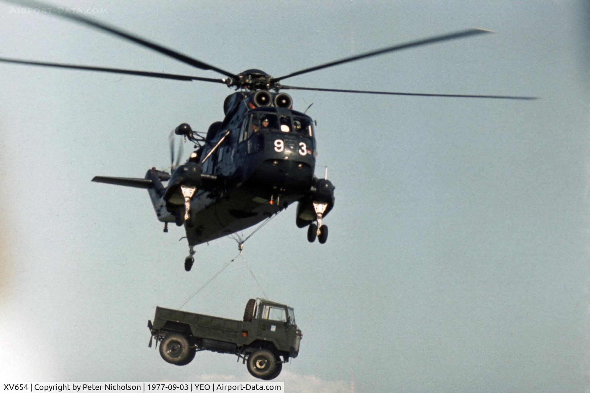 XV654, 1969 Westland Sea King HAS.1 C/N WA642, Sea King HAS.1 of 706 Squadron demonstrating capabilities at the 1977 RNAS Yeovilton Air Day.