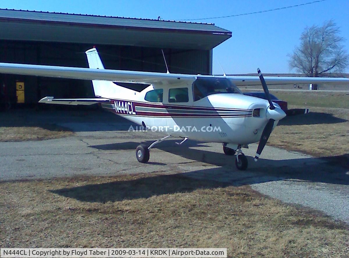 N444CL, 1975 Cessna 210L Centurion C/N 21060910, Just back from Flying