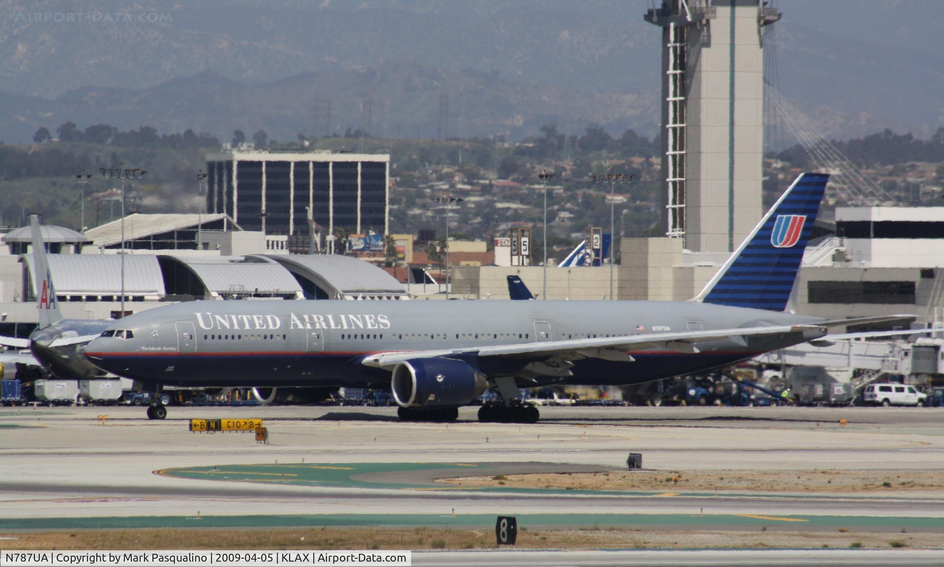 N787UA, 1997 Boeing 777-222 C/N 26939, Boeing 777-200