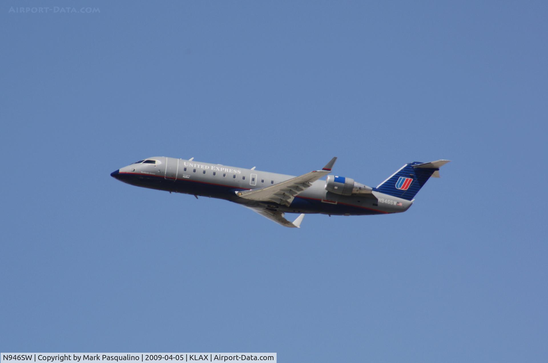 N946SW, 2003 Bombardier CRJ-200LR (CL-600-2B19) C/N 7776, CL-600-2B19