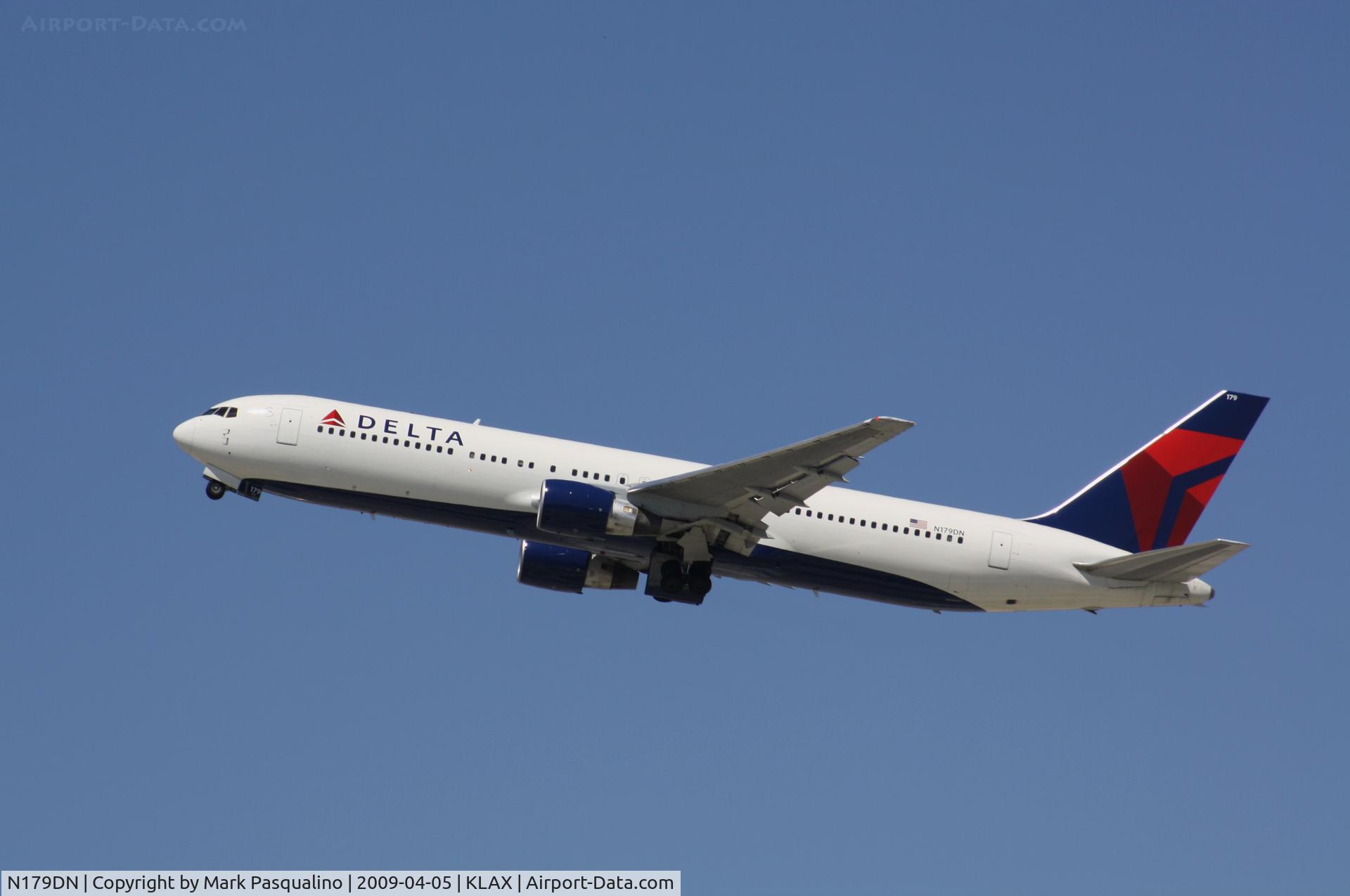 N179DN, 1991 Boeing 767-332 C/N 25144, Boeing 767-300
