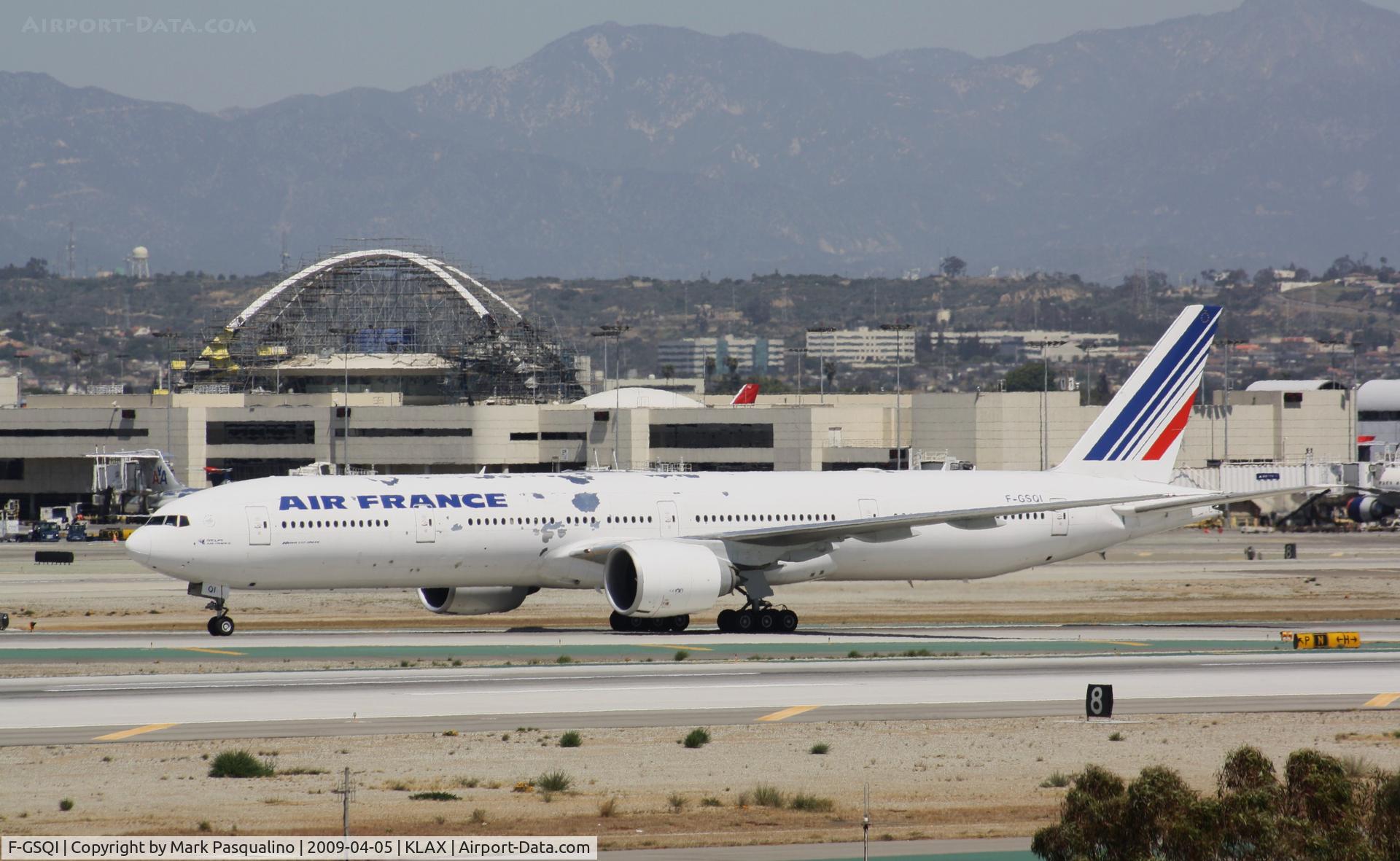 F-GSQI, 2005 Boeing 777-328/ER C/N 32725, Boeing 777-300