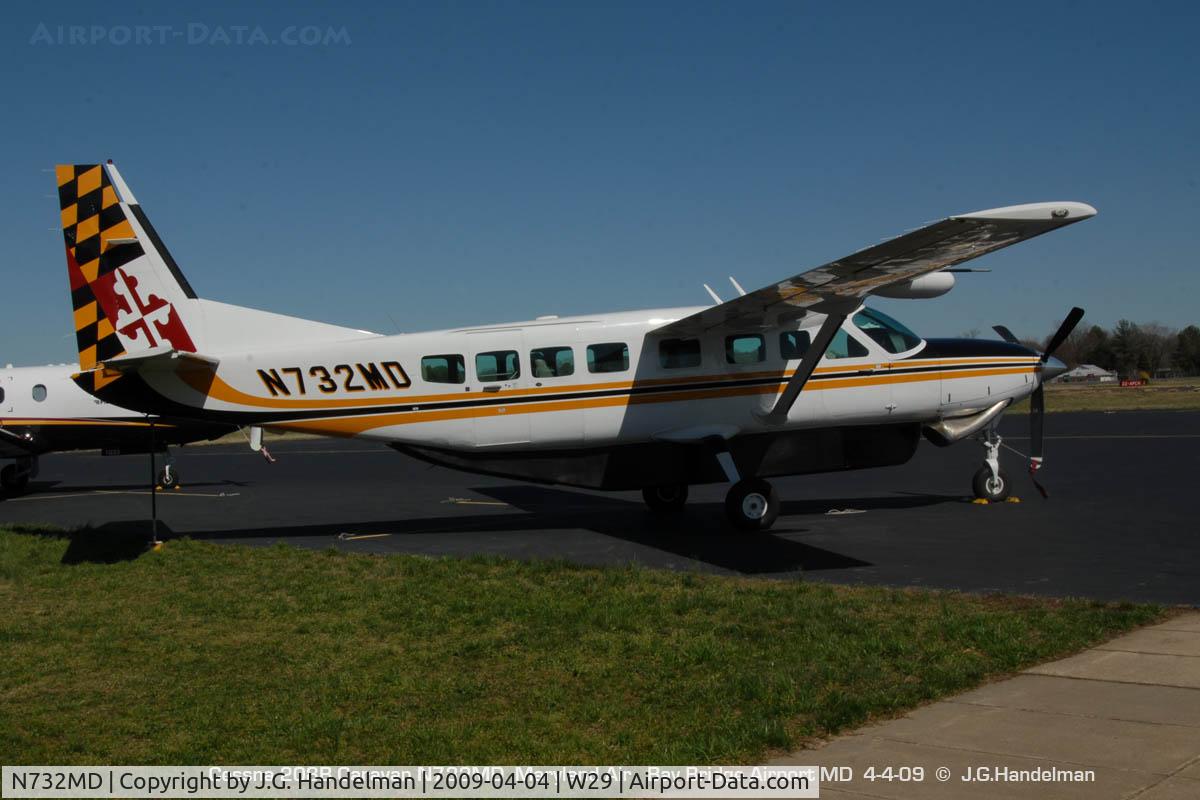 N732MD, 2004 Cessna 208B C/N 208B1083, at Bay Bridge Airport Stevensville MD