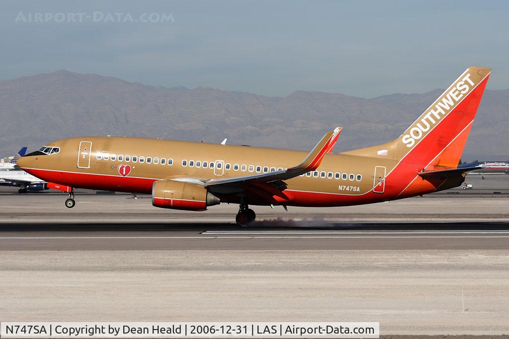 N747SA, 1999 Boeing 737-7H4 C/N 29799, Southwest Airlines N747SA (FLT SWA2232) from Nashville Int'l (KBNA) landing on RWY 25L.