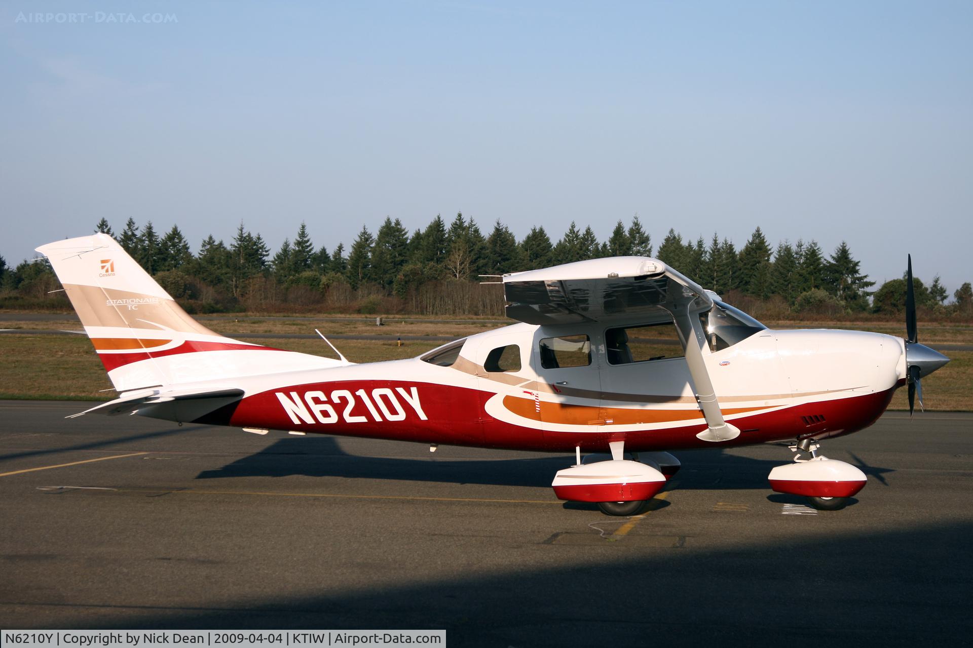 N6210Y, 2008 Cessna T206H Turbo Stationair C/N T20608890, KTIW