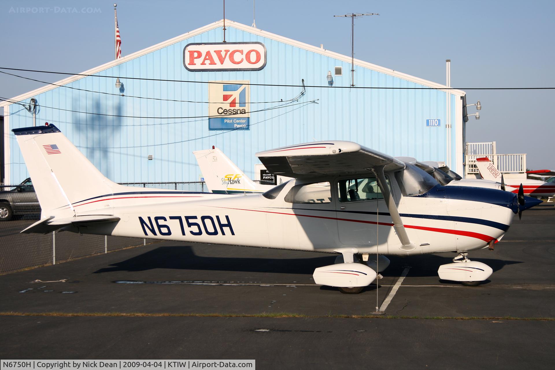 N6750H, 1975 Cessna 172M C/N 17265566, KTIW