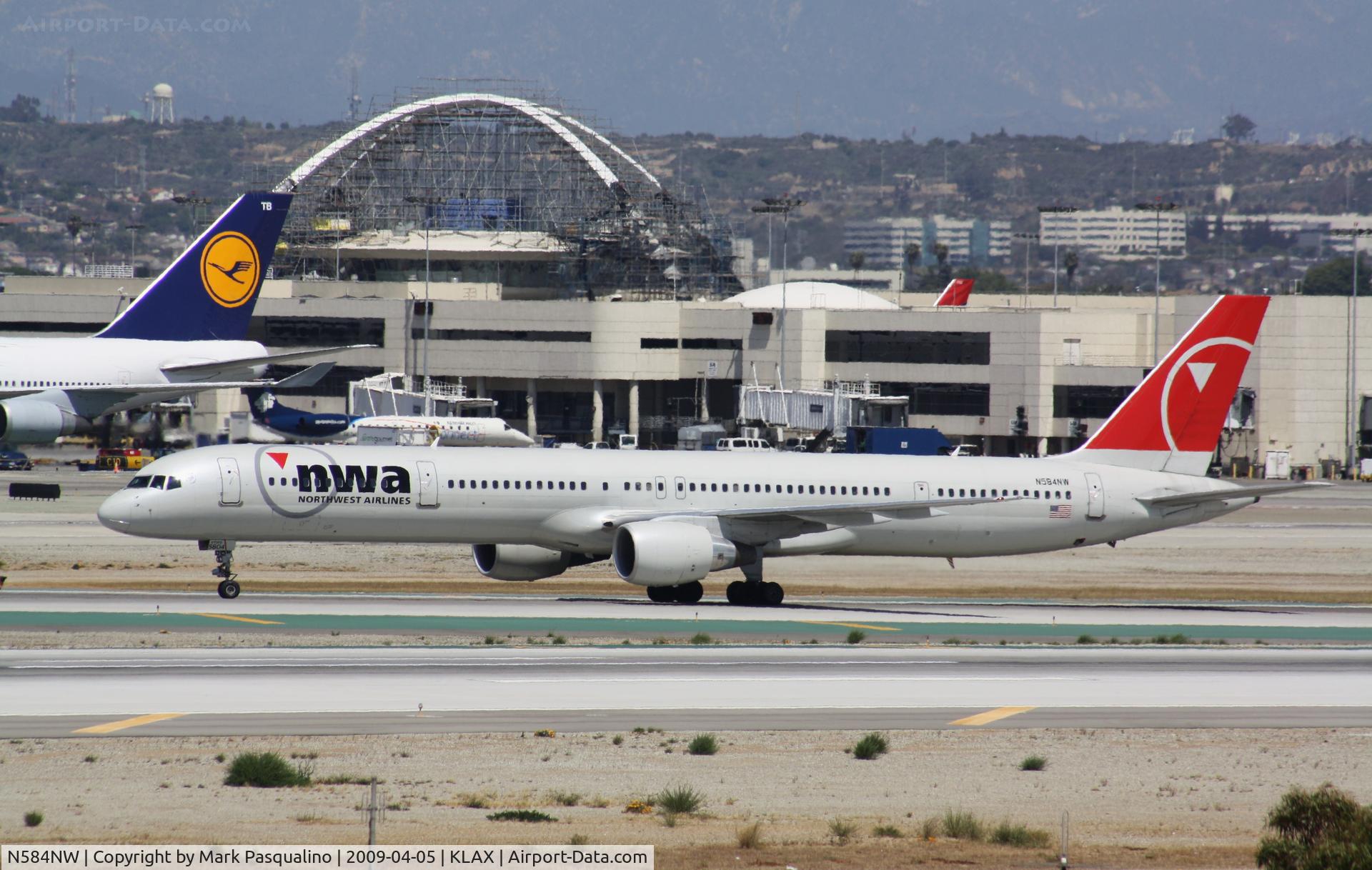 N584NW, 2002 Boeing 757-351 C/N 32984, Boeing 757-300