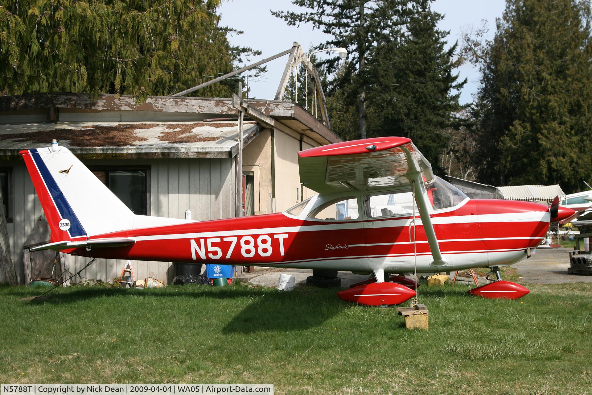 N5788T, 1964 Cessna 172E C/N 17251688, WA05