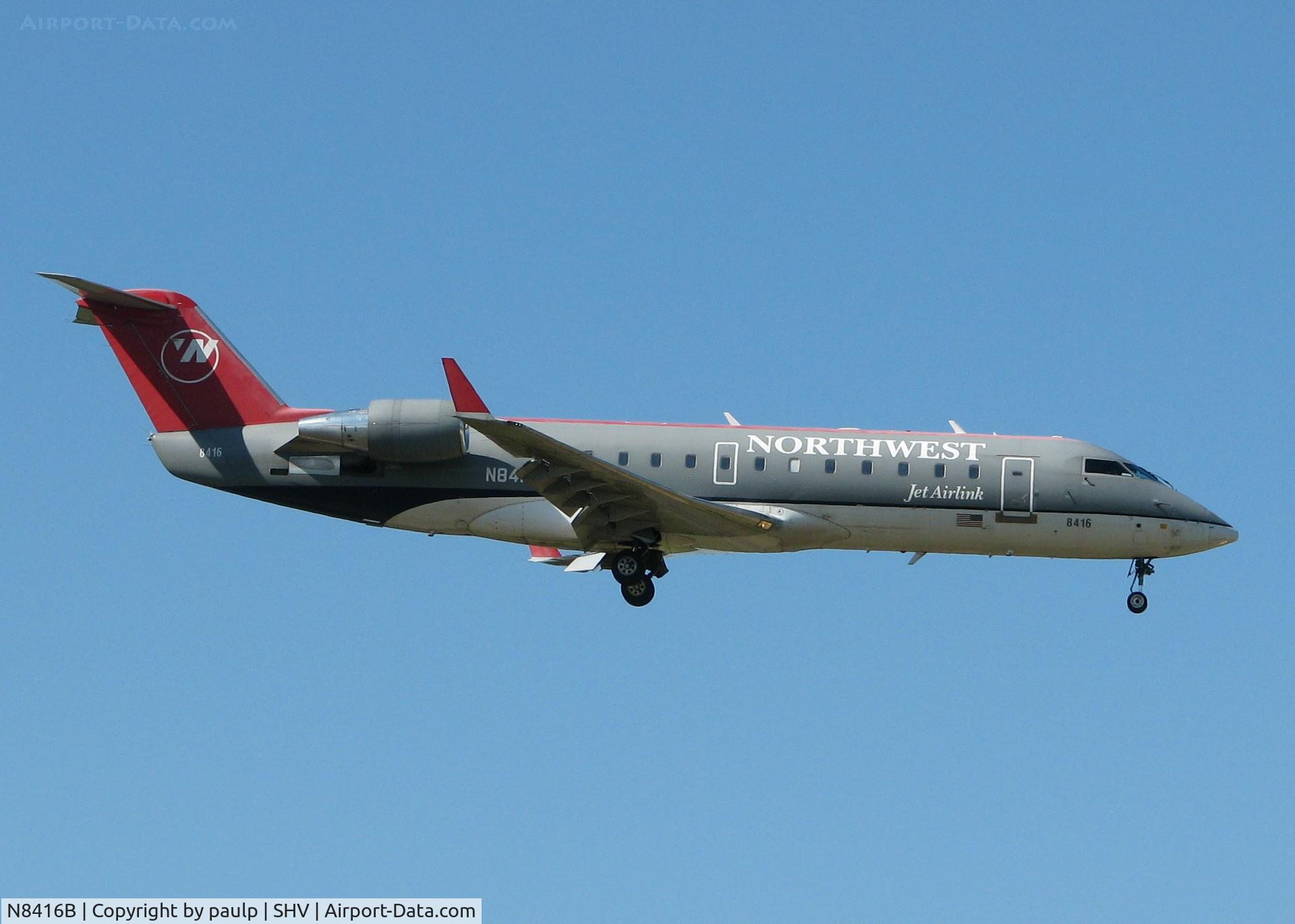 N8416B, 2000 Bombardier CRJ-200LR (CL-600-2B19) C/N 7416, Landing on runway 32 at the Shreveport Regional airport.