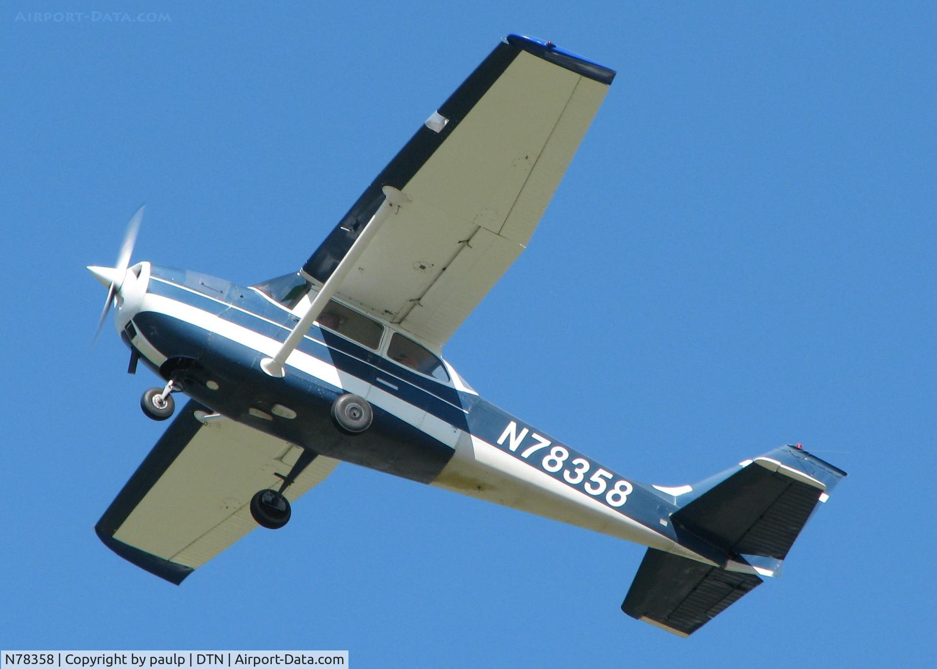 N78358, 1968 Cessna 172K Skyhawk C/N 17257585, Departing 32 at Downtown Shreveport.