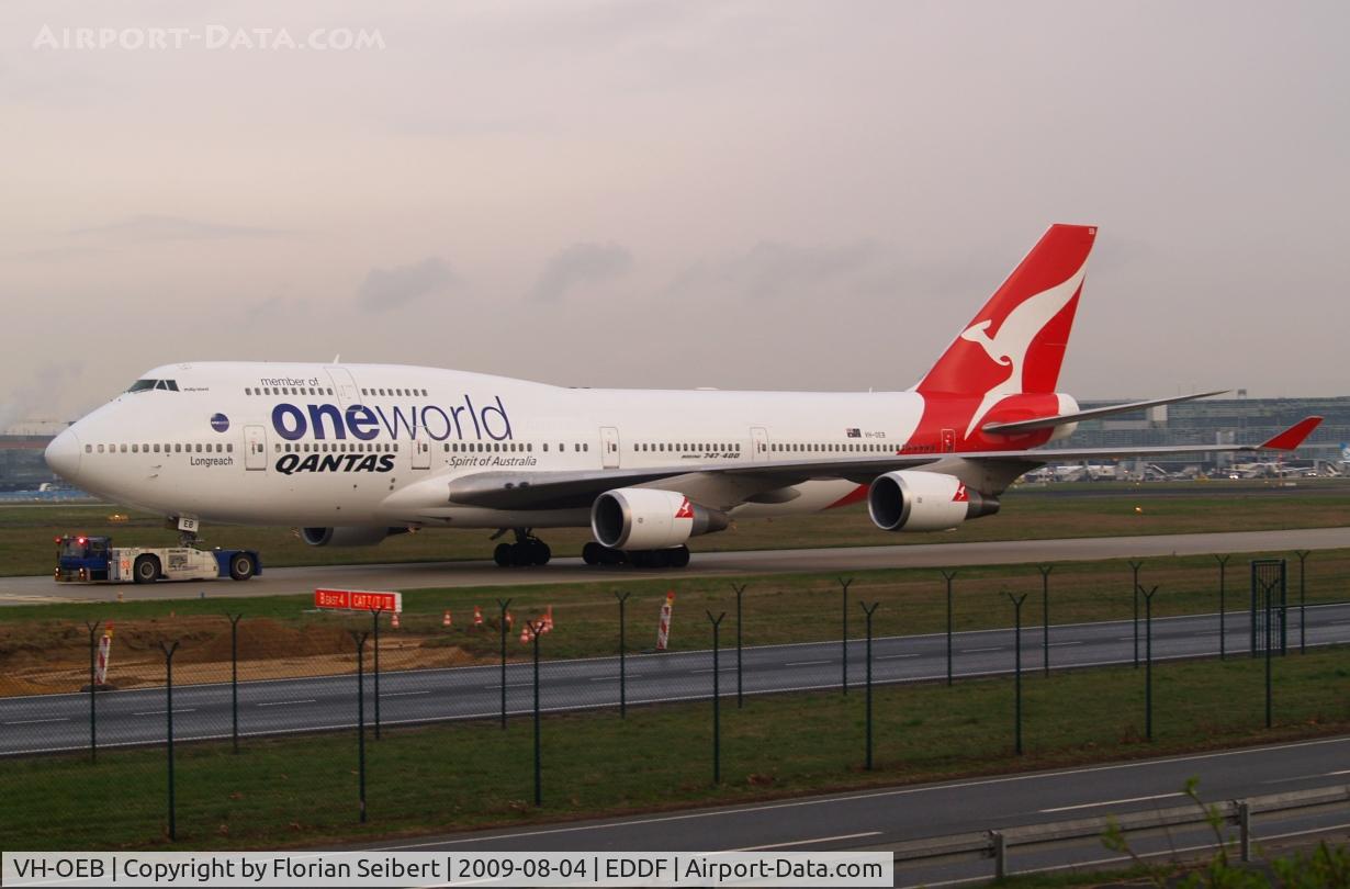 VH-OEB, 1993 Boeing 747-48E C/N 25778, New QF logojet