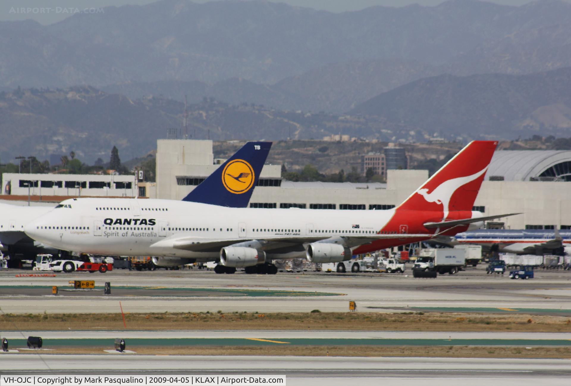 VH-OJC, 1989 Boeing 747-438 C/N 24406, Boeing 747-400