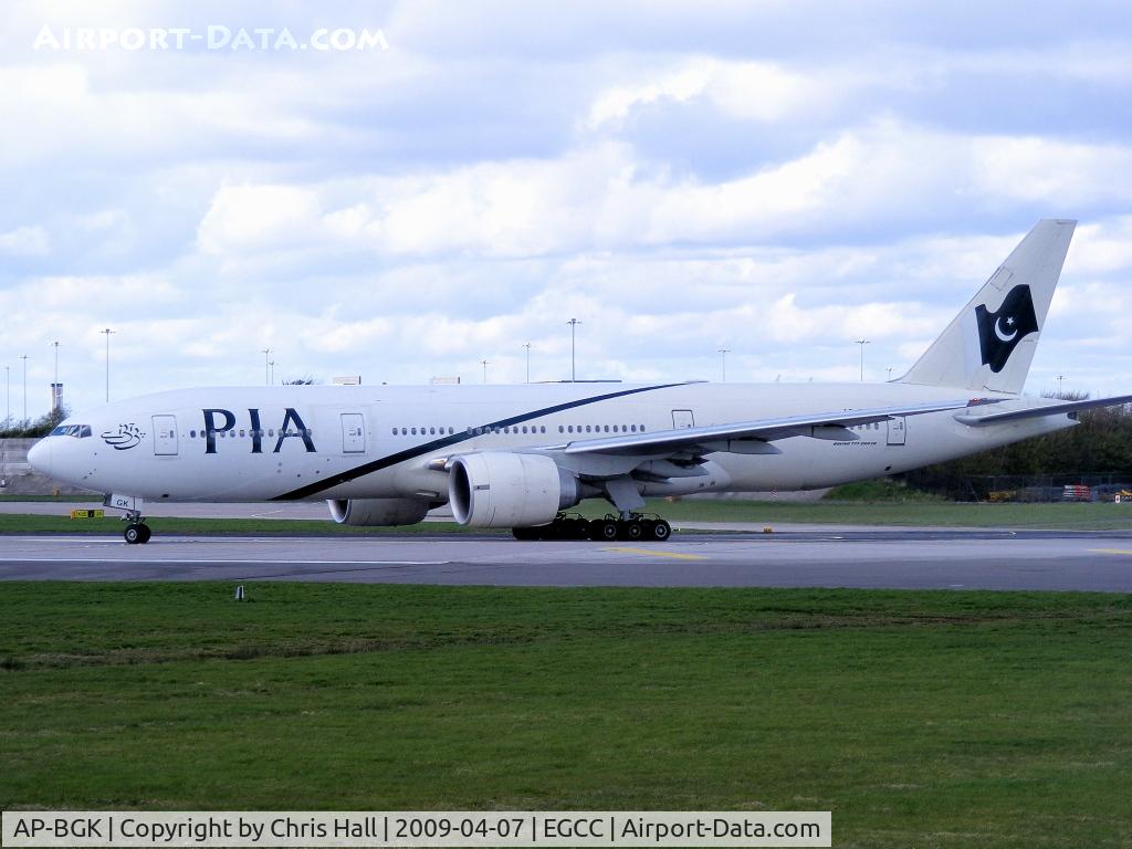 AP-BGK, 2004 Boeing 777-240/ER C/N 33776, PIA
