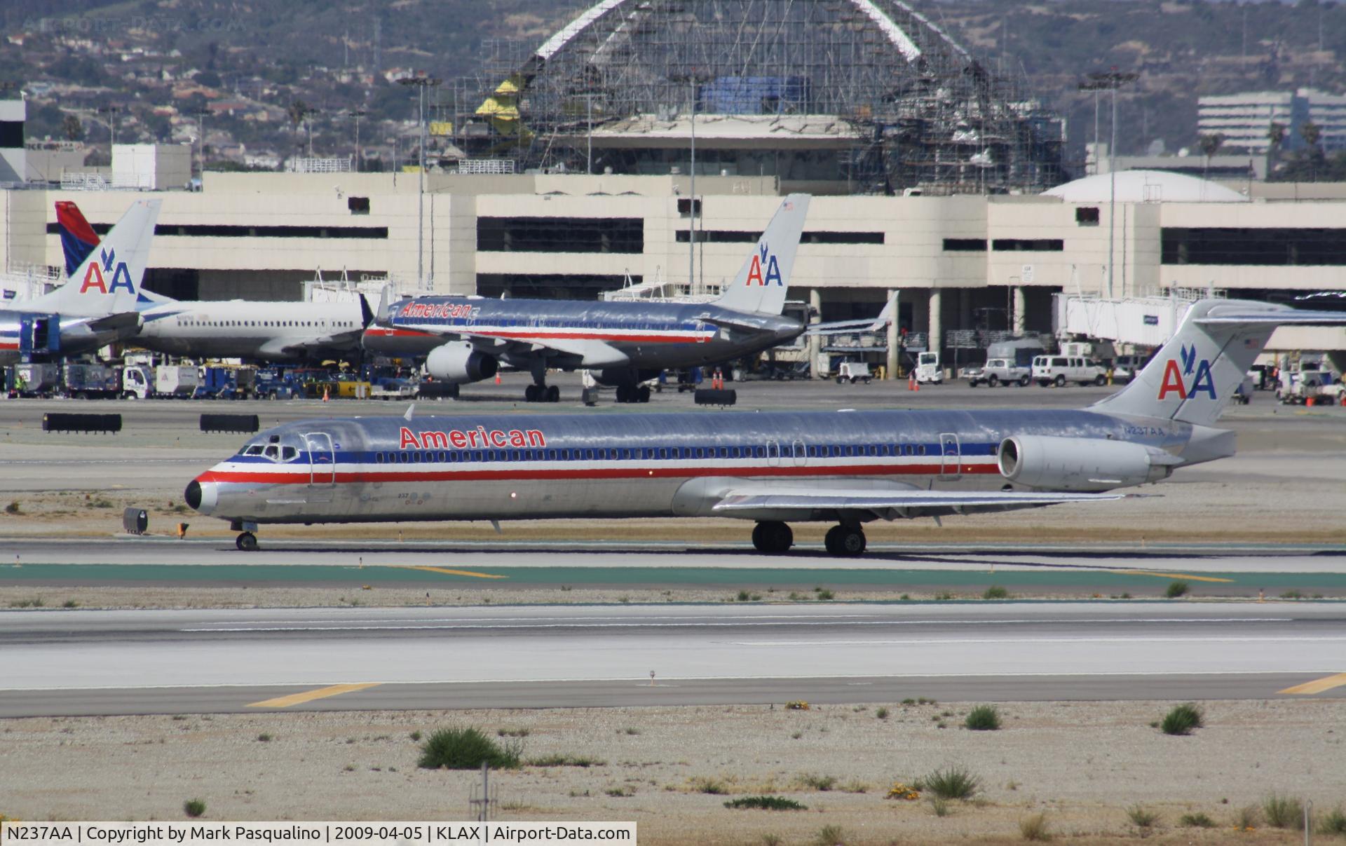 N237AA, 1984 McDonnell Douglas MD-82 (DC-9-82) C/N 49253, MD-82
