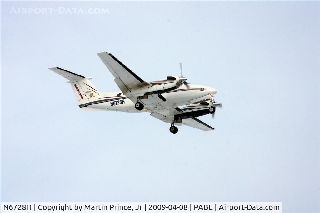 N6728H, 1984 Beech B200 King Air C/N BB-1193, Landing 18 Bethel