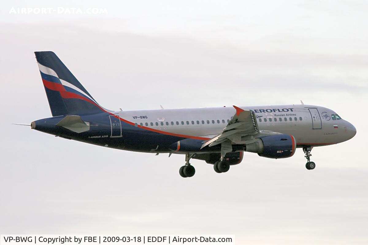 VP-BWG, 2003 Airbus A319-111 C/N 2093, short final RW07R