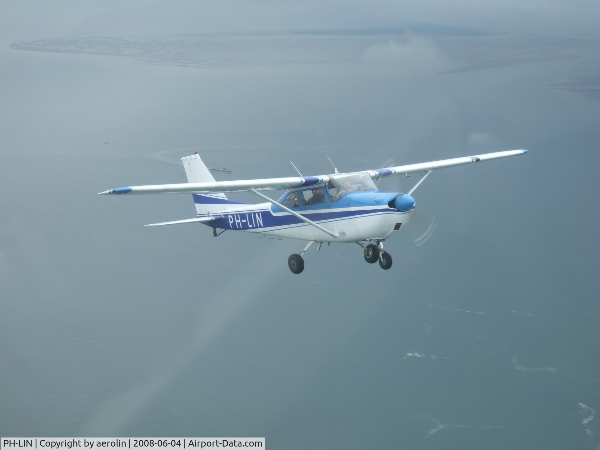 PH-LIN, Cessna 172H C/N 17256239, lin in the air