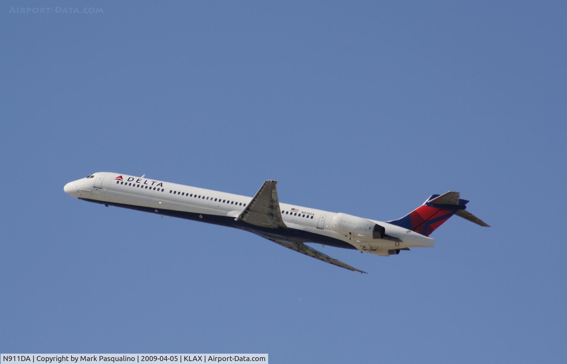 N911DA, 1995 McDonnell Douglas MD-90-30 C/N 53391, MD-90