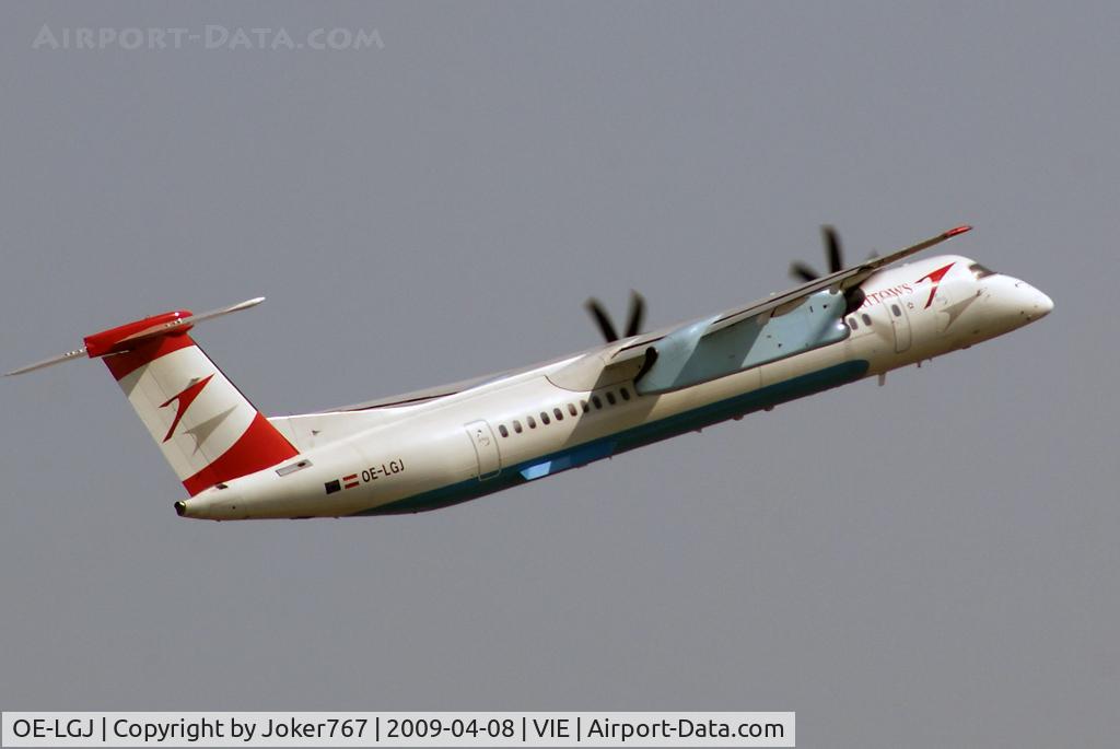 OE-LGJ, 2005 De Havilland Canada DHC-8-402Q Dash 8 C/N 4104, Austrian arrows De Havilland Canada DHC-8-401