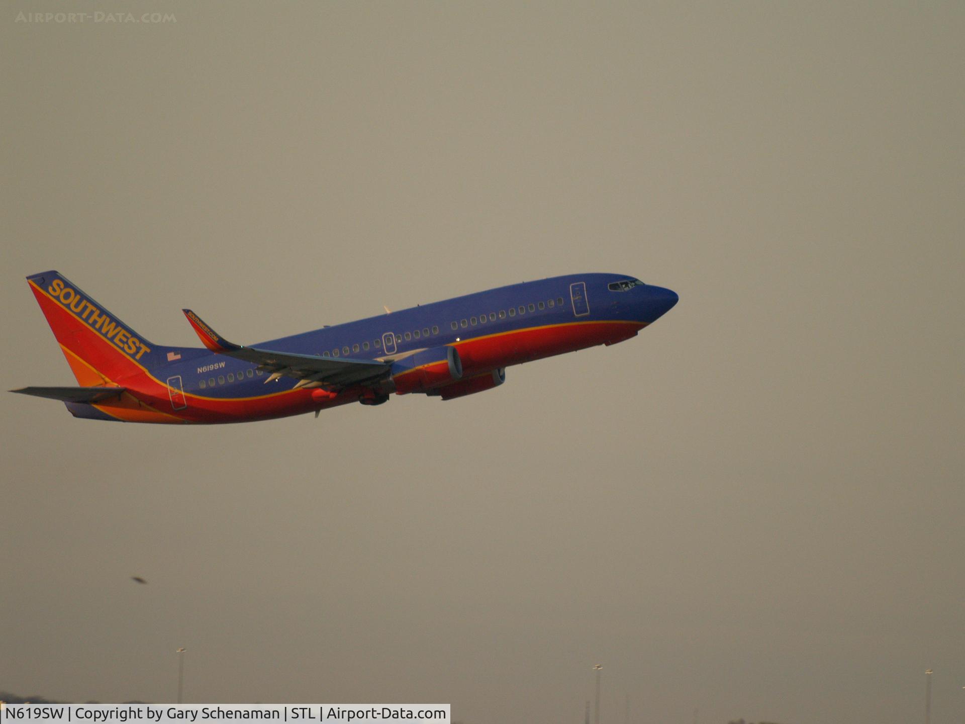 N619SW, 1995 Boeing 737-3H4 C/N 28035, jUST AFTER TAKEOFF
