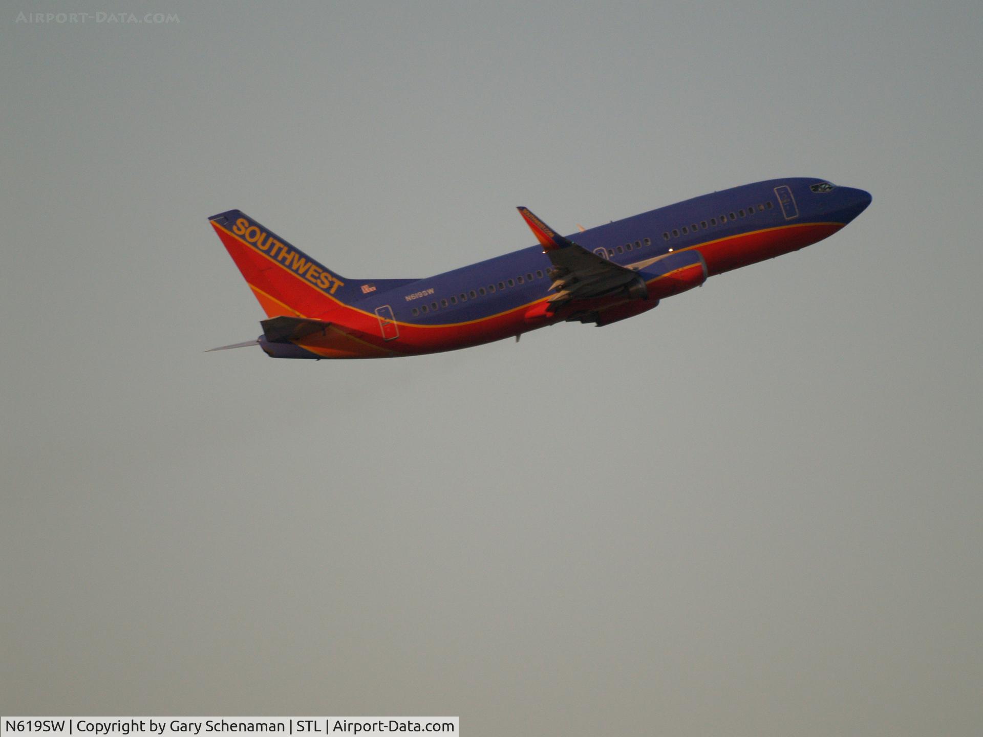 N619SW, 1995 Boeing 737-3H4 C/N 28035, JUST AFTER TAKEOFF