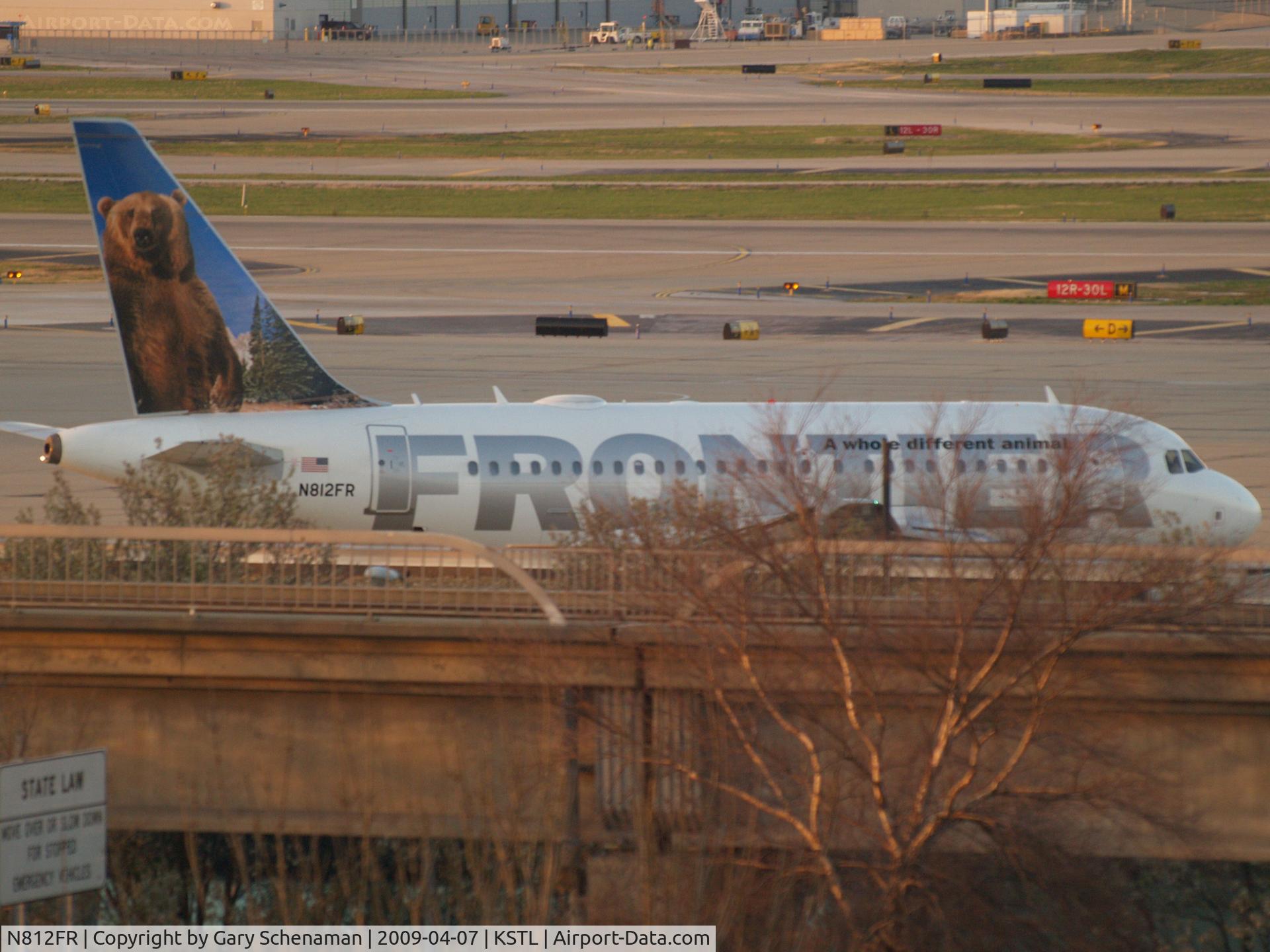N812FR, 2007 Airbus A318-111 C/N 3163, HEADING TO RUNWAY