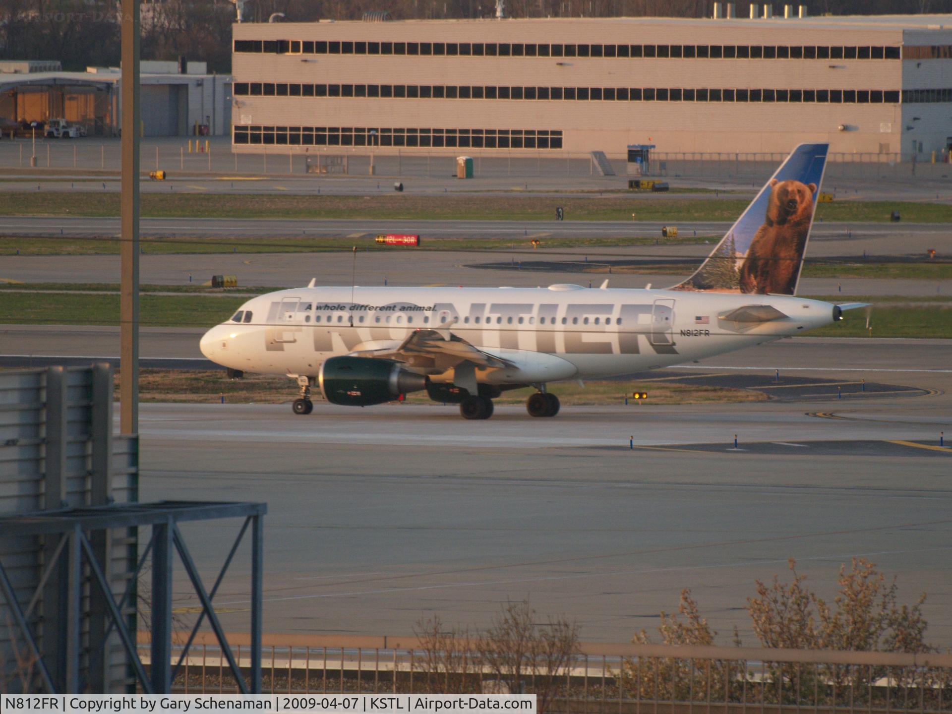 N812FR, 2007 Airbus A318-111 C/N 3163, HEADING TO RUNWAY