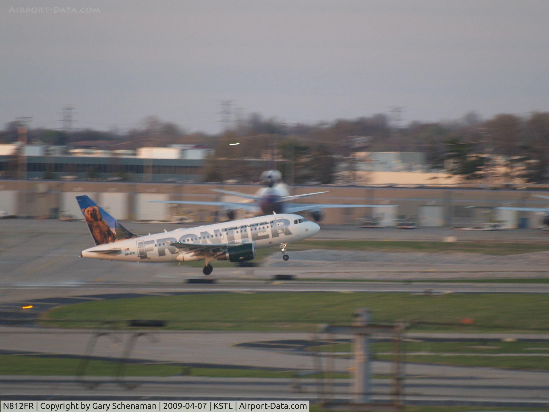 N812FR, 2007 Airbus A318-111 C/N 3163, JUST AFTER TAKEOFF