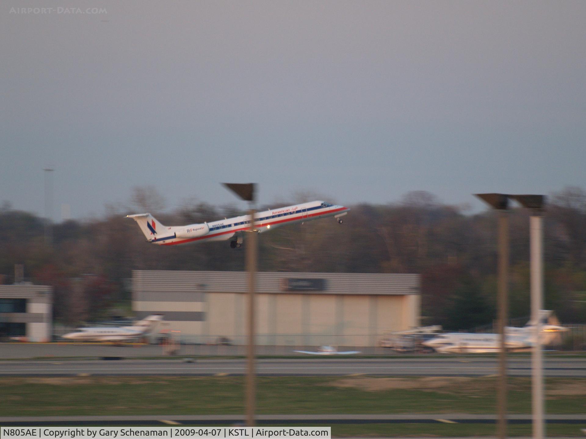 N805AE, 2001 Embraer ERJ-140LR (EMB-135KL) C/N 145489, JUST AFTER TAKEOFF