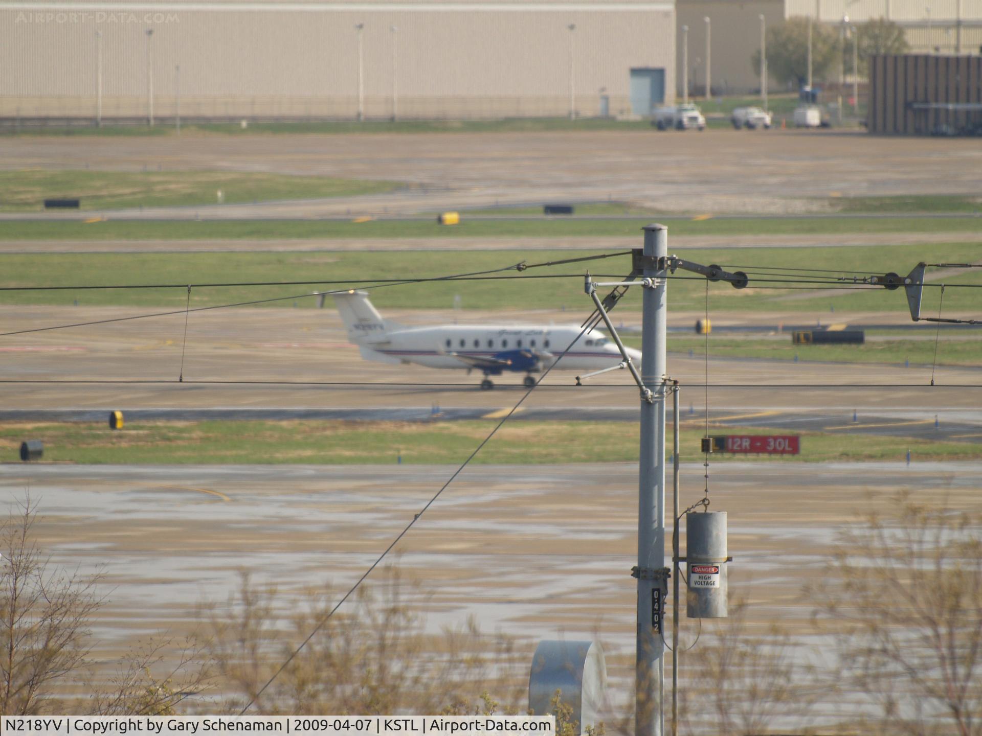 N218YV, 1996 Beech 1900D C/N UE-218, JUST LANDED