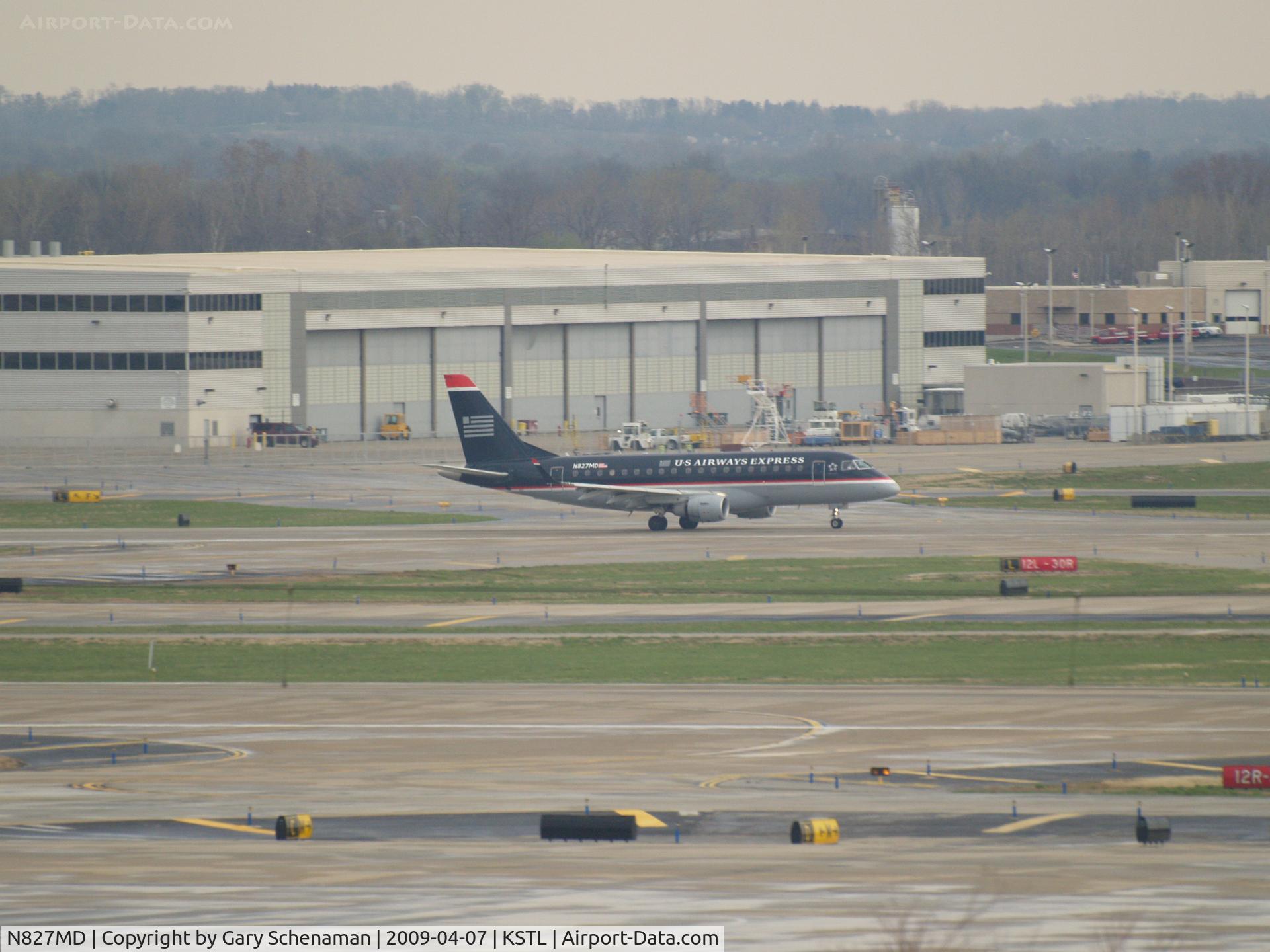 N827MD, 2005 Embraer 170SU (ERJ-170-100SU) C/N 17000047, TAXING TO RUNWAY