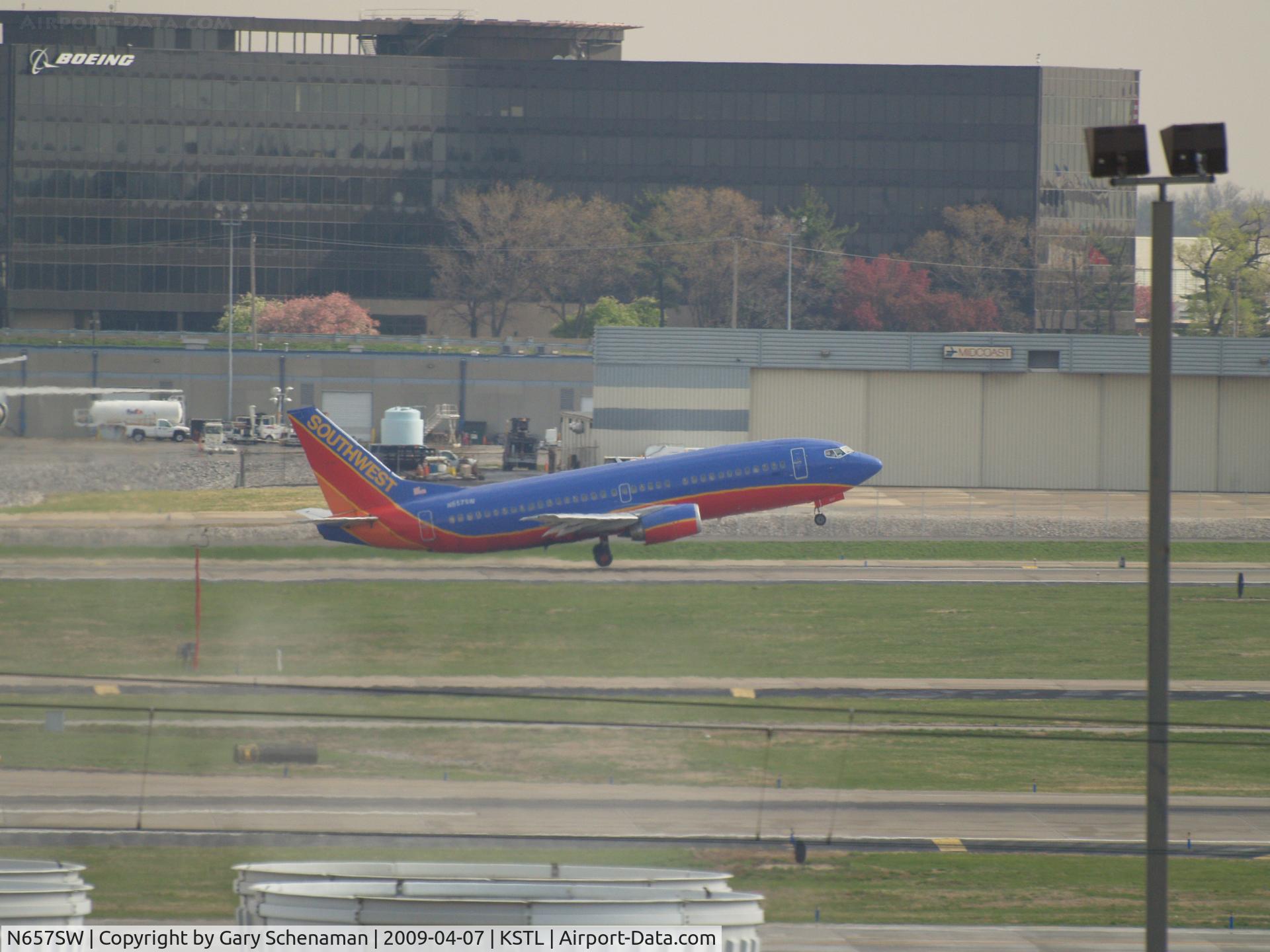 N657SW, 1985 Boeing 737-3L9 C/N 23331, TAKEOFF
