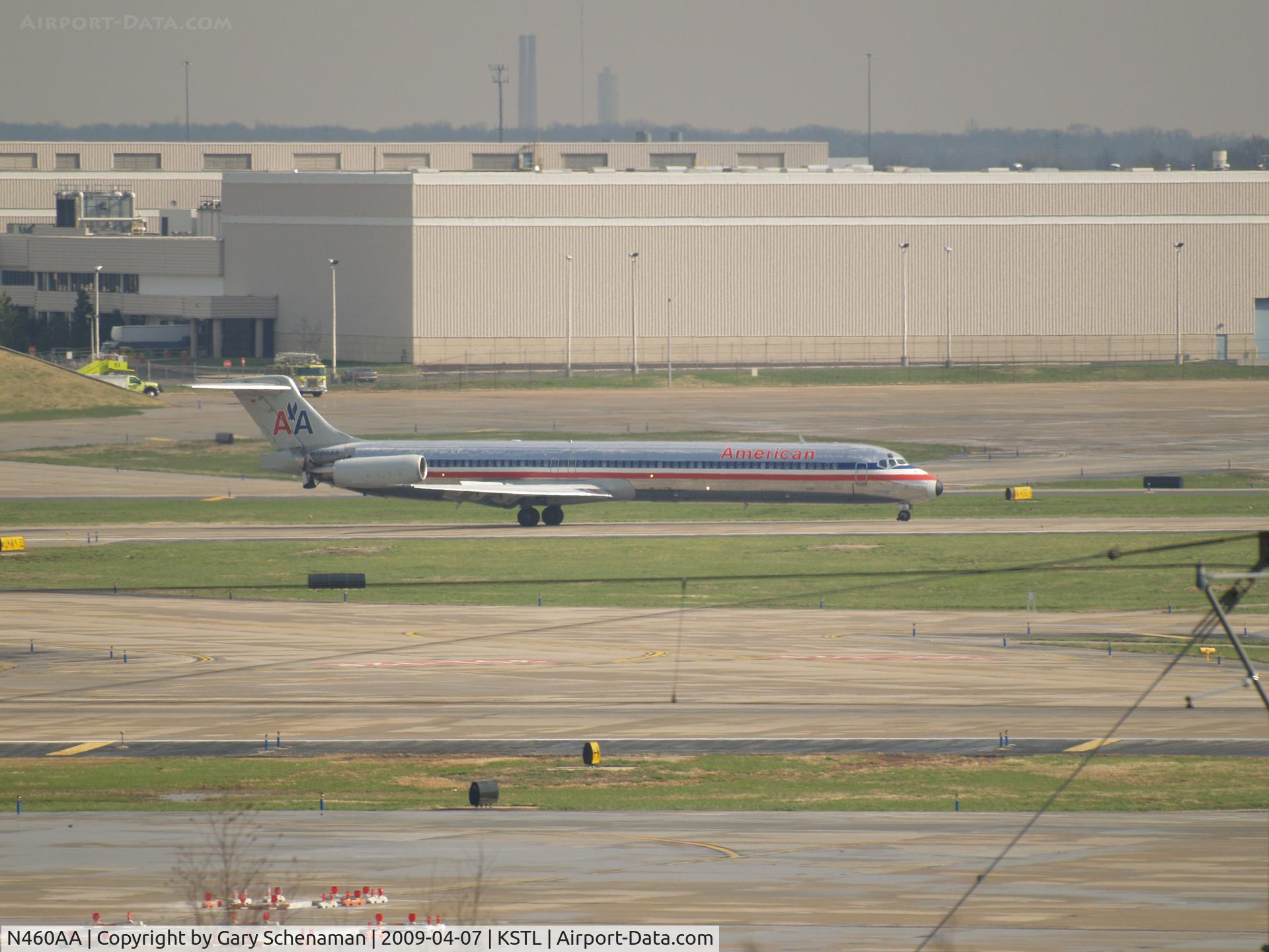 N460AA, 1988 McDonnell Douglas MD-82 (DC-9-82) C/N 49565, JUST LANDED